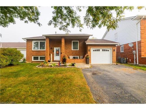 7 Fieldgate Drive, Brantford, ON - Outdoor