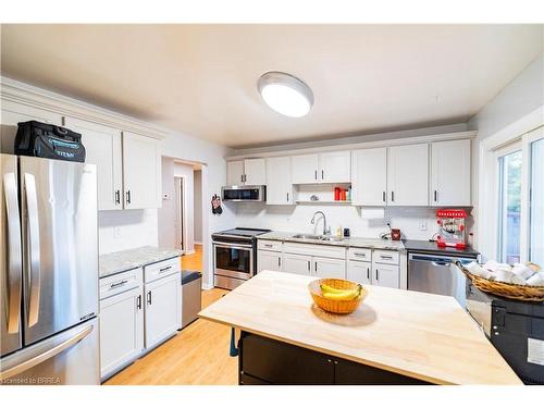 7 Fieldgate Drive, Brantford, ON - Indoor Photo Showing Kitchen