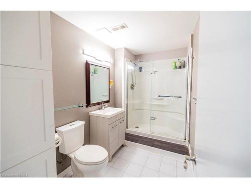 7 Fieldgate Drive, Brantford, ON - Indoor Photo Showing Bathroom