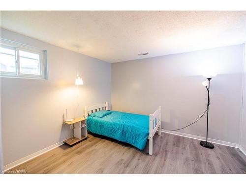 7 Fieldgate Drive, Brantford, ON - Indoor Photo Showing Bedroom