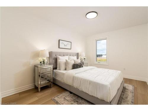 7479 Splendour Drive, Niagara Falls, ON - Indoor Photo Showing Bedroom