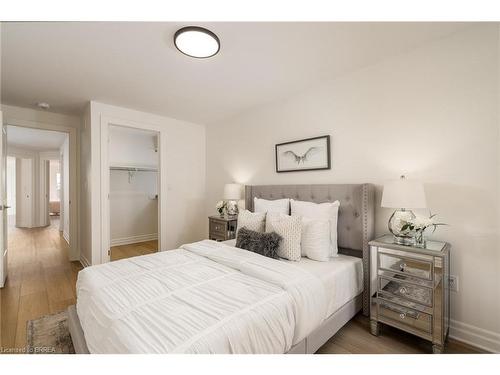 7479 Splendour Drive, Niagara Falls, ON - Indoor Photo Showing Bedroom