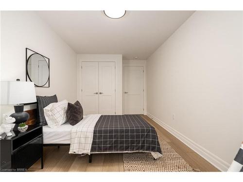 7479 Splendour Drive, Niagara Falls, ON - Indoor Photo Showing Bedroom