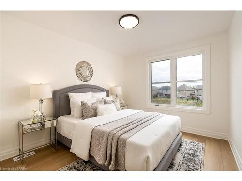 7479 Splendour Drive, Niagara Falls, ON - Indoor Photo Showing Bedroom