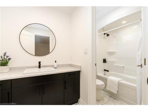 7479 Splendour Drive, Niagara Falls, ON - Indoor Photo Showing Bathroom