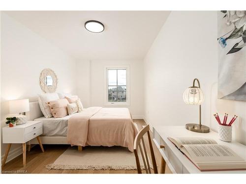 7479 Splendour Drive, Niagara Falls, ON - Indoor Photo Showing Bedroom