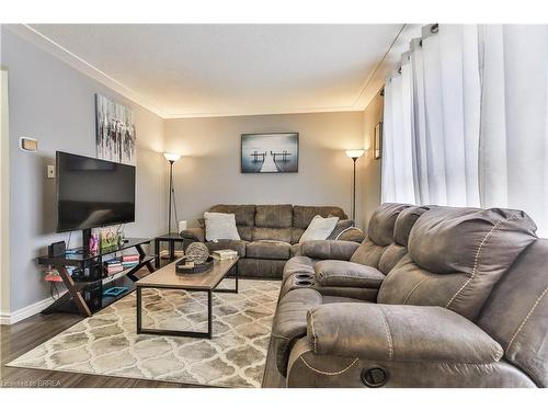 C-43 Metcalfe Crescent, Brantford, ON - Indoor Photo Showing Living Room