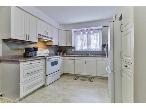 C-43 Metcalfe Crescent, Brantford, ON - Indoor Photo Showing Kitchen