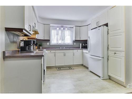 C-43 Metcalfe Crescent, Brantford, ON - Indoor Photo Showing Kitchen