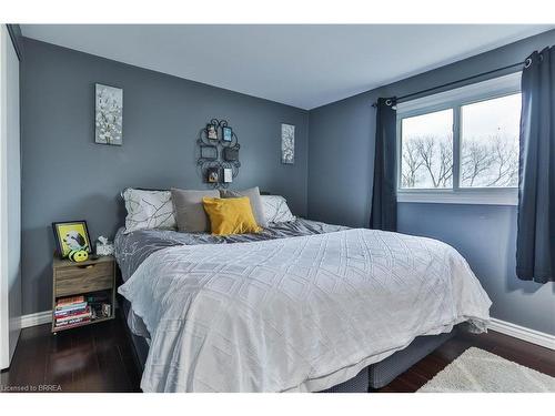 C-43 Metcalfe Crescent, Brantford, ON - Indoor Photo Showing Bedroom