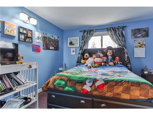 C-43 Metcalfe Crescent, Brantford, ON - Indoor Photo Showing Bedroom