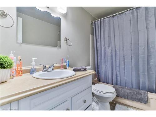 C-43 Metcalfe Crescent, Brantford, ON - Indoor Photo Showing Bathroom