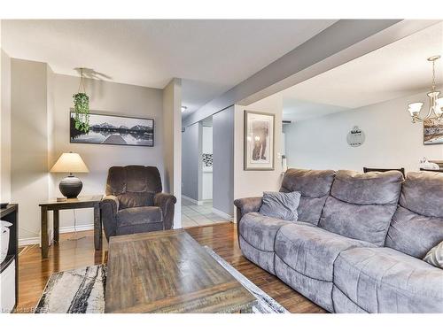 6-133 Sekura Crescent, Cambridge, ON 