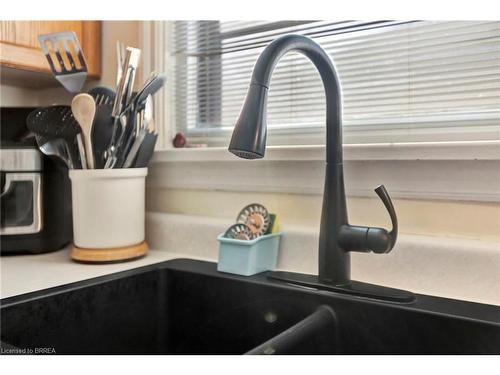 8 Short Street, Cambridge, ON - Indoor Photo Showing Kitchen