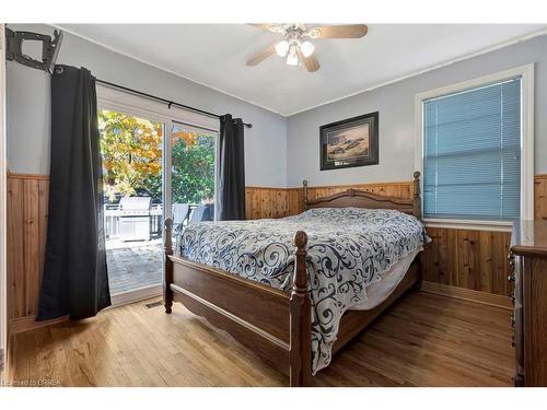 8 Short Street, Cambridge, ON - Indoor Photo Showing Bedroom