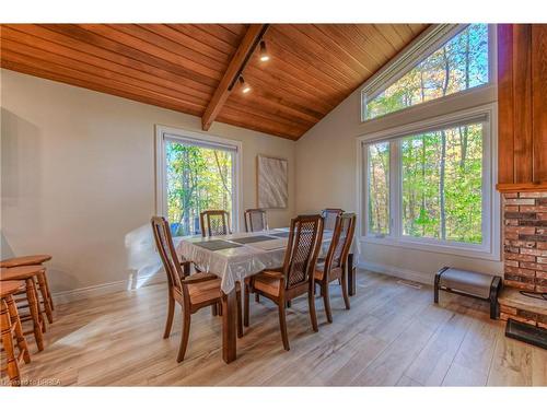 2 Meadowood Drive, St. George, ON - Indoor Photo Showing Dining Room