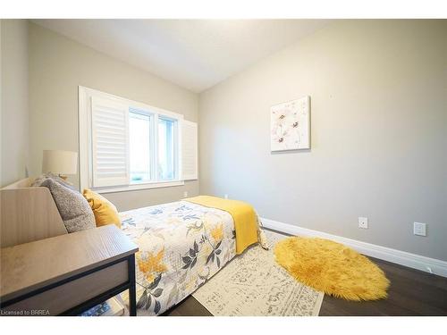 B-17 Cedar Street, Paris, ON - Indoor Photo Showing Bedroom