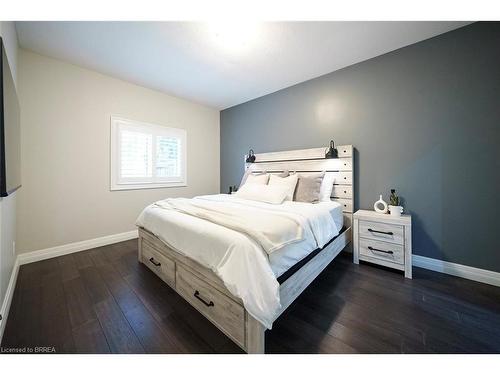 B-17 Cedar Street, Paris, ON - Indoor Photo Showing Bedroom