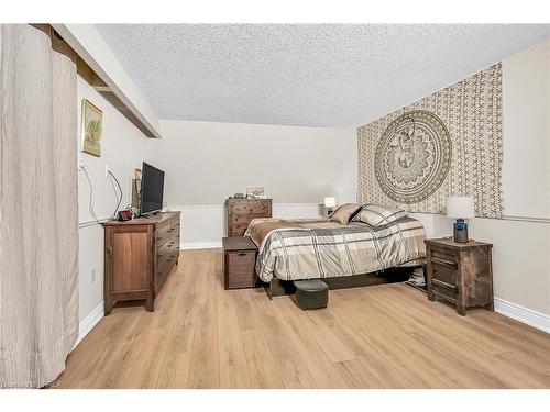 57 12Th Concession, Freelton, ON - Indoor Photo Showing Bedroom