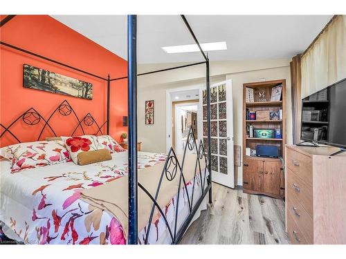 57 12Th Concession, Freelton, ON - Indoor Photo Showing Bedroom