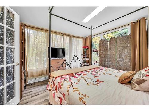 57 12Th Concession, Freelton, ON - Indoor Photo Showing Bedroom