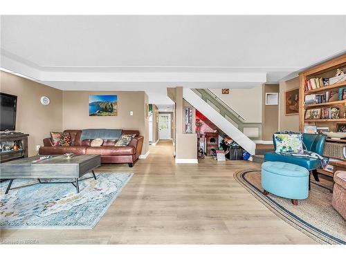 57 12Th Concession, Freelton, ON - Indoor Photo Showing Living Room