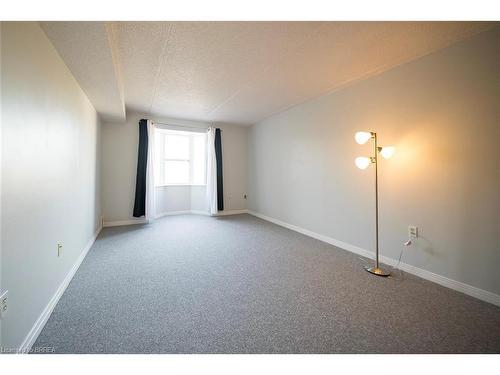 412-88 Toll Gate Road, Brantford, ON - Indoor Photo Showing Other Room