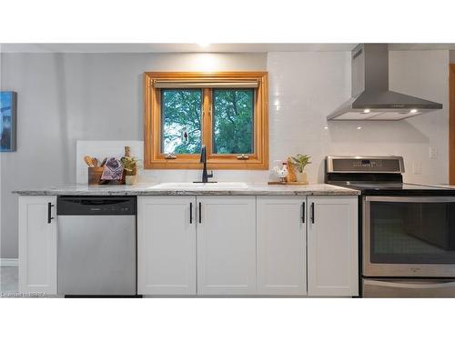 2066 Villa Nova Road, Scotland, ON - Indoor Photo Showing Kitchen