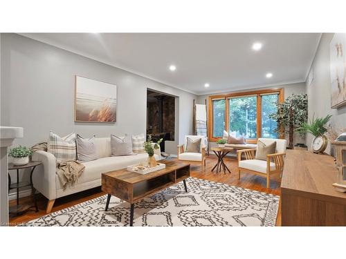 2066 Villa Nova Road, Scotland, ON - Indoor Photo Showing Living Room