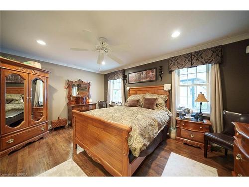 75 Washington Street, Paris, ON - Indoor Photo Showing Bedroom