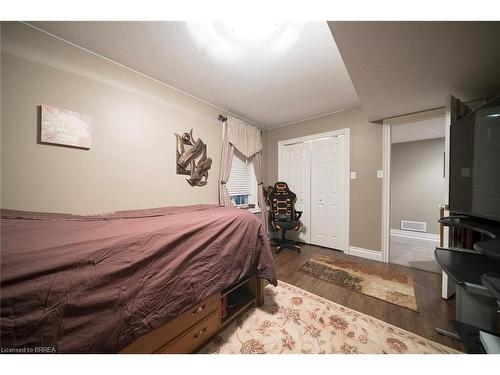 75 Washington Street, Paris, ON - Indoor Photo Showing Bedroom