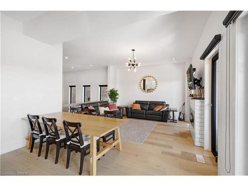 50 Grandville Circle, Paris, ON - Indoor Photo Showing Dining Room