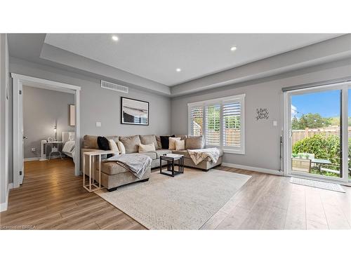 4 Brookfield Lane, Simcoe, ON - Indoor Photo Showing Living Room