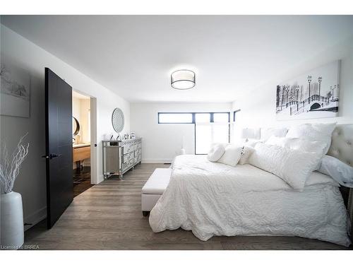 14 Willowbrook Drive, Welland, ON - Indoor Photo Showing Bedroom