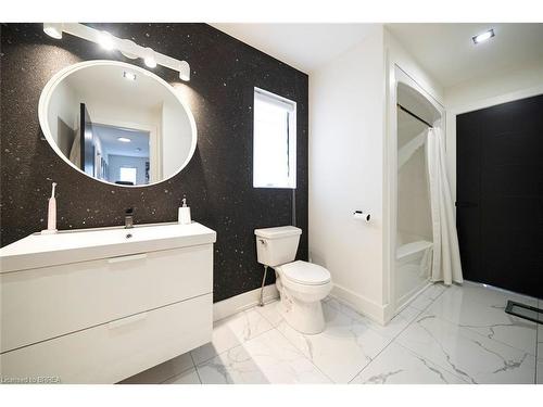 14 Willowbrook Drive, Welland, ON - Indoor Photo Showing Bathroom