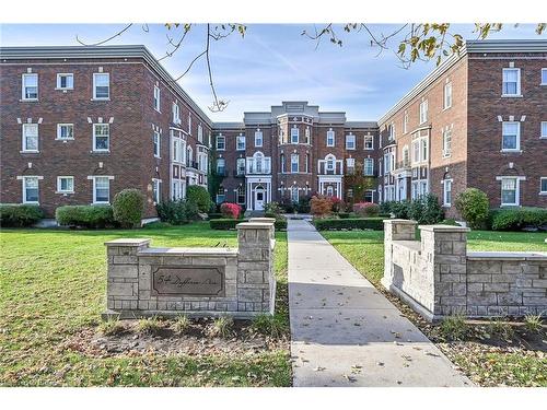 5-54 Dufferin Avenue, Brantford, ON - Outdoor With Facade