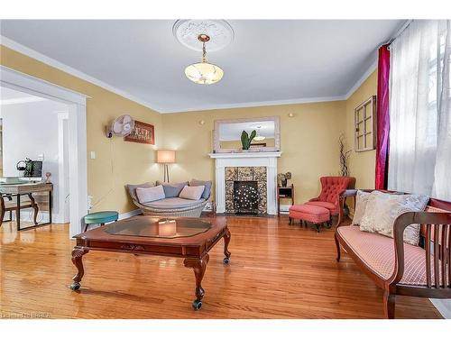 5-54 Dufferin Avenue, Brantford, ON - Indoor Photo Showing Living Room With Fireplace