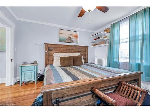 5-54 Dufferin Avenue, Brantford, ON - Indoor Photo Showing Bedroom