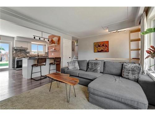 157 Fielding Crescent, Hamilton, ON - Indoor Photo Showing Living Room