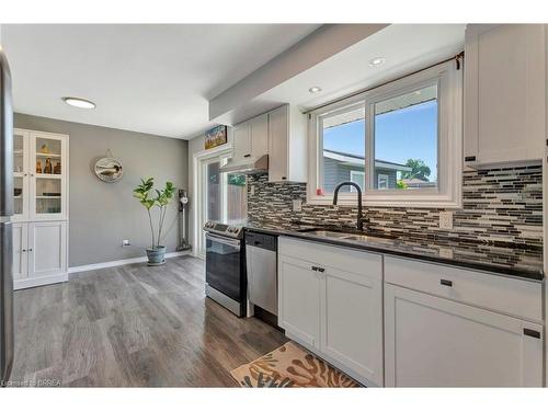 157 Fielding Crescent, Hamilton, ON - Indoor Photo Showing Kitchen With Upgraded Kitchen