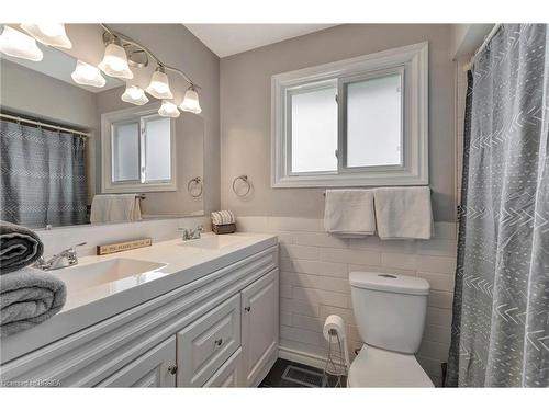 157 Fielding Crescent, Hamilton, ON - Indoor Photo Showing Bathroom