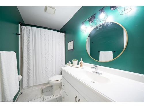 27 Mulholland Drive, Paris, ON - Indoor Photo Showing Bathroom