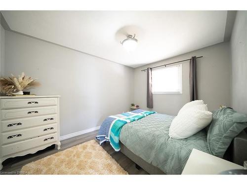 27 Mulholland Drive, Paris, ON - Indoor Photo Showing Bedroom