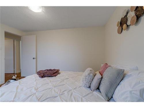 1 Argyle Road, Barrie, ON - Indoor Photo Showing Kitchen With Double Sink