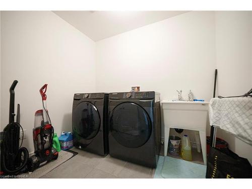 4 Sleeth Street, Brantford, ON - Indoor Photo Showing Laundry Room