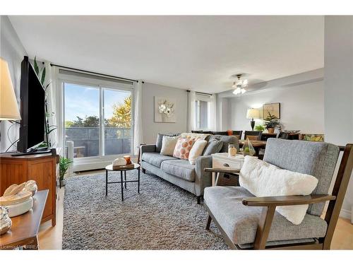 506-640 West Street, Brantford, ON - Indoor Photo Showing Living Room