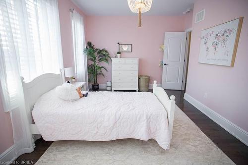 22 Wilmot Road, Brantford, ON - Indoor Photo Showing Bedroom