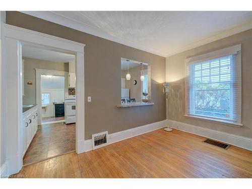 28 Foster Street, Brantford, ON - Indoor Photo Showing Other Room