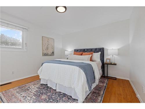 64 Brier Park Road, Brantford, ON - Indoor Photo Showing Bedroom