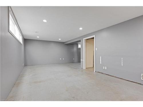 64 Brier Park Road, Brantford, ON - Indoor Photo Showing Other Room